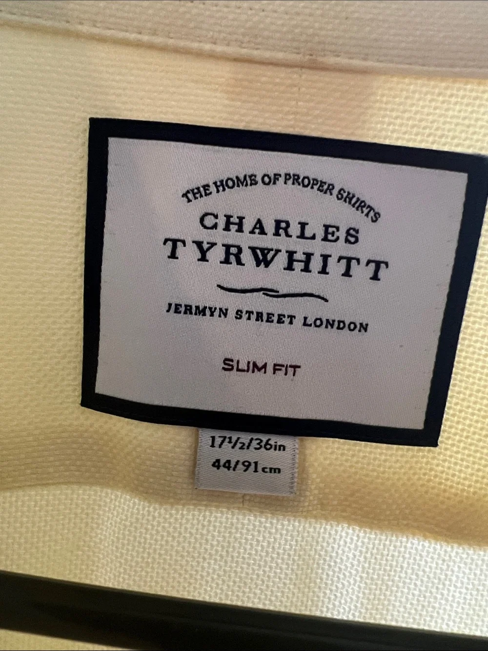 Charles Tyrwhitt Men's Cream Spread-Collar Dress Shirt